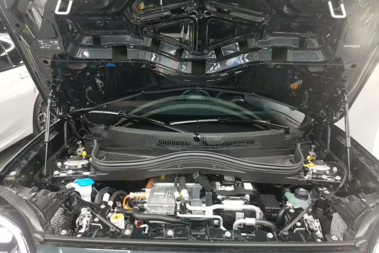 Used MINI Electric ACEMAN 2024 SE Racing Driver Engine Bay