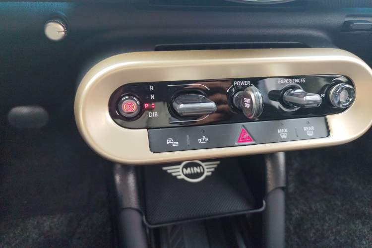 Used MINI Electric ACEMAN 2024 SE Artist Gear Lever