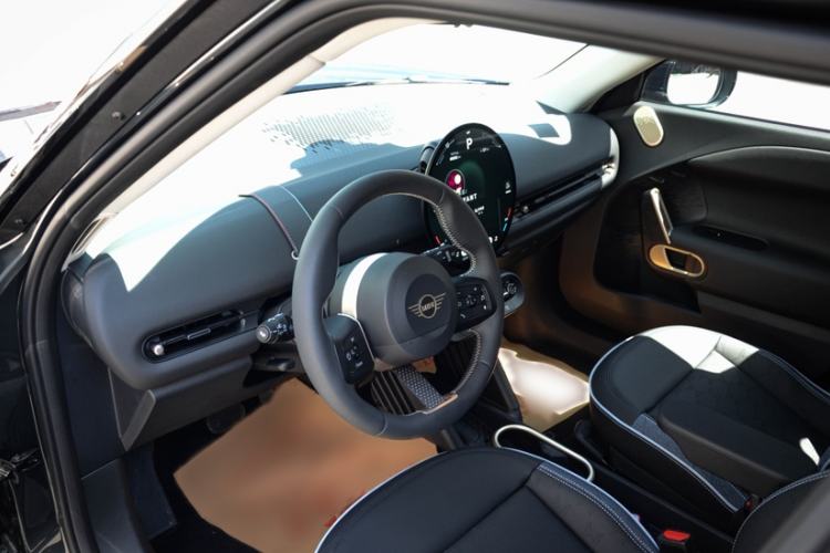 Used MINI Electric ACEMAN 2024 E Classic Edition Interior 1
