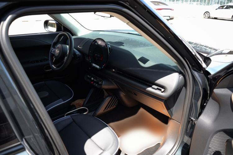 Used MINI Electric ACEMAN 2024 E Classic Edition Interior 3