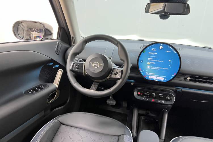 Used MINI Electric ACEMAN 2024 E Classic Edition Interior 6