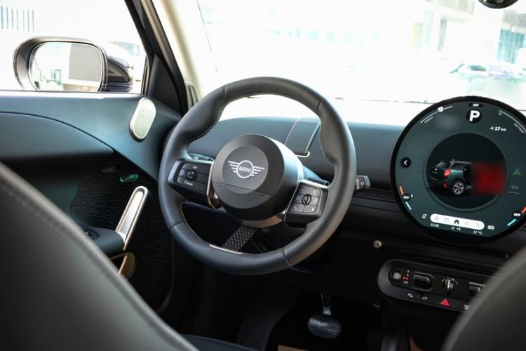 Used MINI Electric ACEMAN 2024 E Classic Edition Interior 8