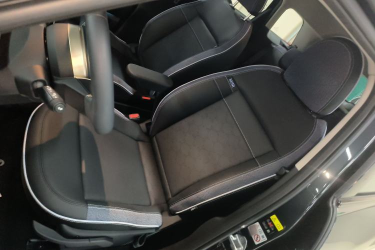 Used MINI Electric ACEMAN 2024 E Classic Edition Left Front Seat