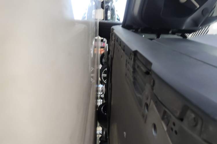 Used MINI Electric ACEMAN 2024 E Classic Edition Left Side Sill
