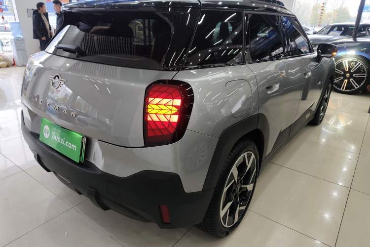 Used MINI Electric ACEMAN 2024 E Classic Edition Rear Right 45 Deg