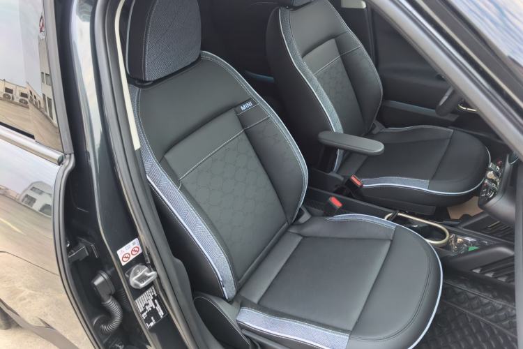 Used MINI Electric ACEMAN 2024 E Classic Edition Right Front Seat
