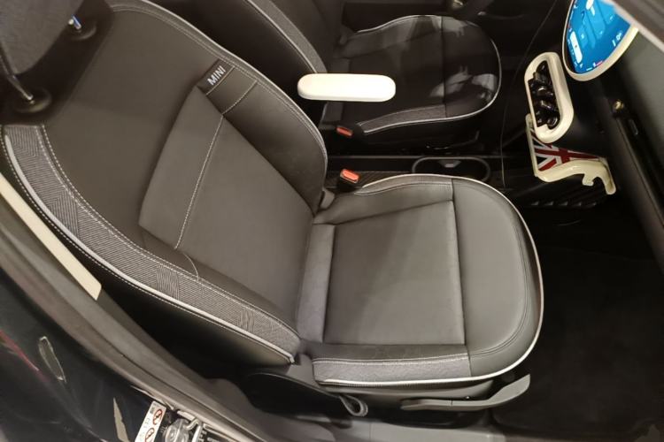 Used MINI Electric ACEMAN 2024 E Classic Edition Right Front Seat