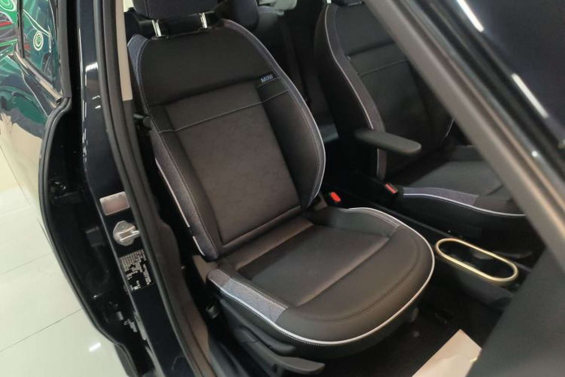 Used MINI Electric ACEMAN 2024 E Classic Edition Right Front Seat