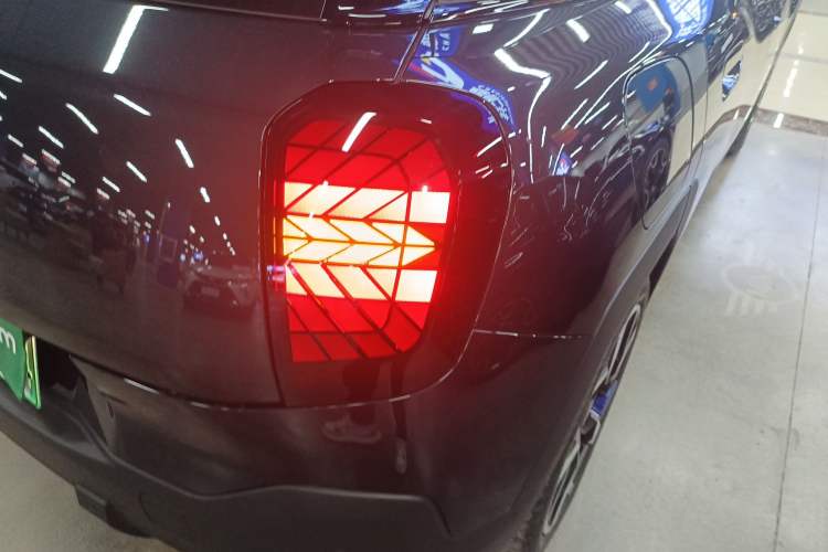 Used MINI Electric ACEMAN 2024 E Classic Edition Right Rear Taillight