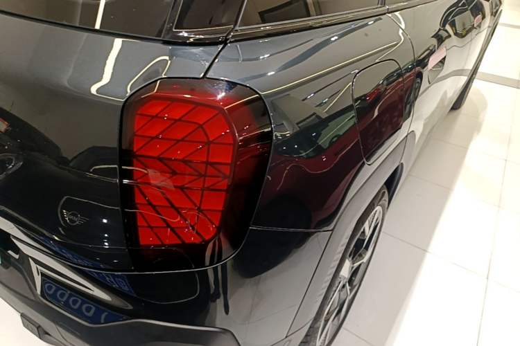 Used MINI Electric ACEMAN 2024 E Classic Edition Right Rear Taillight