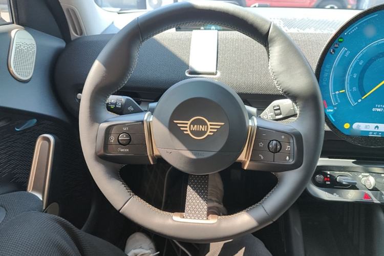 Used MINI Electric ACEMAN 2024 SE Artist Steering Wheel