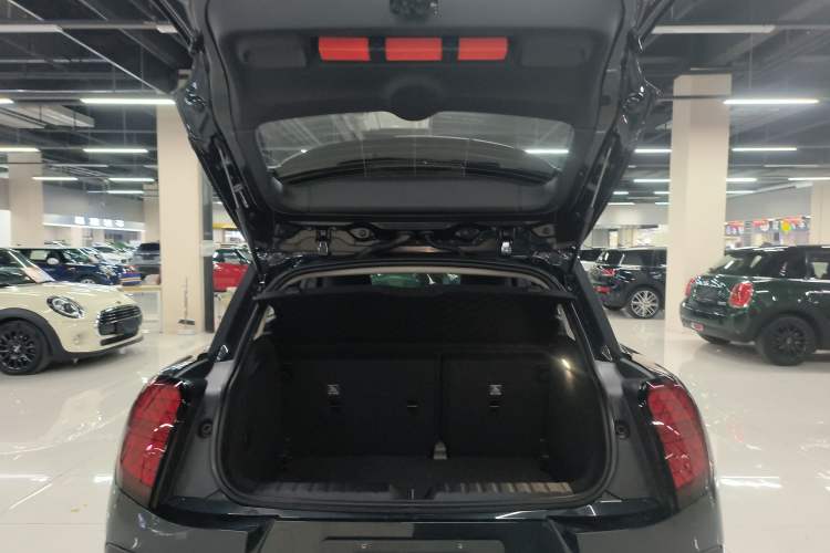 Used MINI Electric ACEMAN 2024 E Classic Edition Trunk