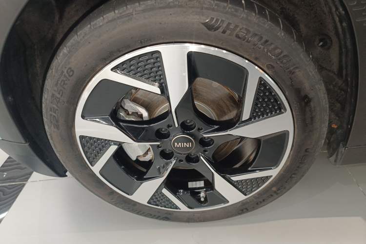 Used MINI Electric ACEMAN 2024 E Classic Edition Exterior 7