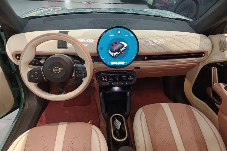 Used MINI Electric ACEMAN 2024 E Classic Edition Interior 2
