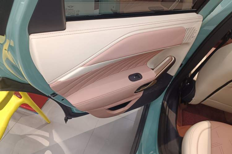 Used MINI Electric ACEMAN 2024 E Classic Edition Interior 8