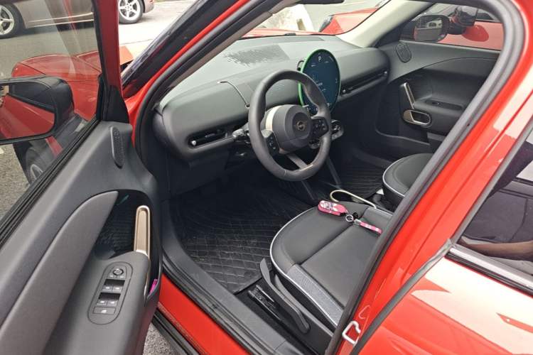 Used MINI Electric ACEMAN 2024 E Classic Edition Left Front Seat