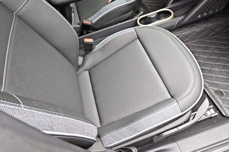 Used MINI Electric ACEMAN 2024 E Classic Edition Right Front Seat