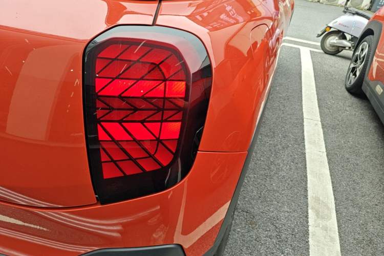 Used MINI Electric ACEMAN 2024 E Classic Edition Right Rear Taillight