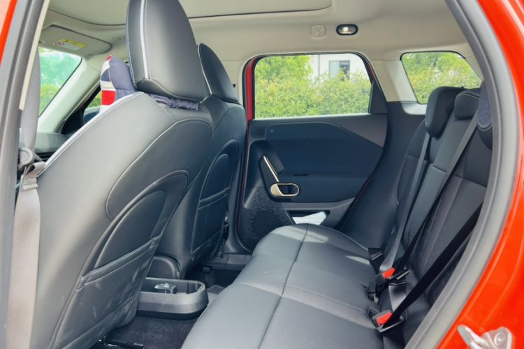 Used MINI Electric ACEMAN 2024 SE Artist Interior 1