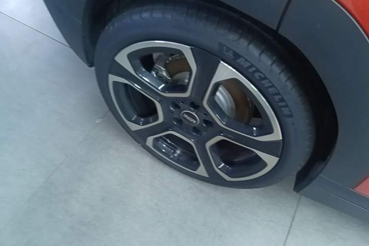 Used MINI Electric ACEMAN 2024 SE Artist Right Rear Wheel Hub