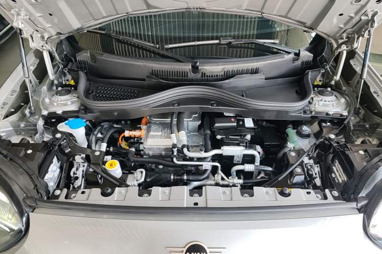 Used MINI Electric ACEMAN 2024 E Classic Edition Engine Bay