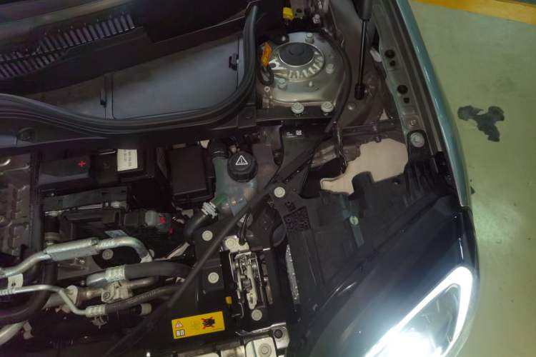 Used MINI Electric ACEMAN 2024 SE Artist Engine Bay Left