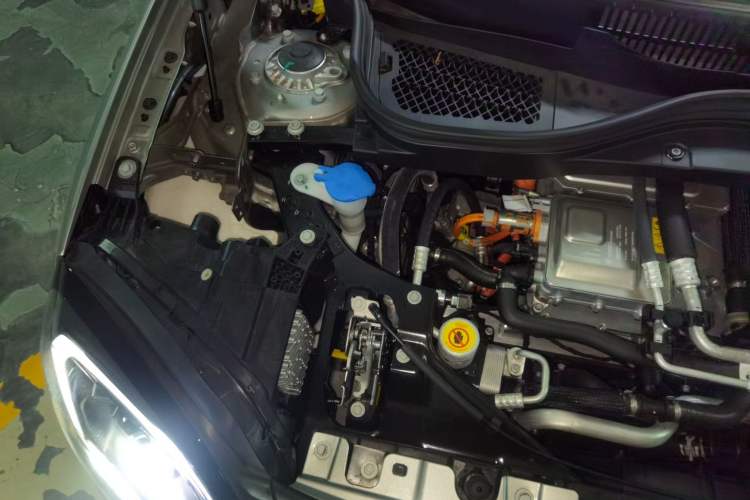 Used MINI Electric ACEMAN 2024 SE Artist Engine Bay Right