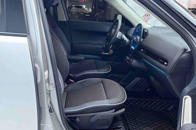 Used MINI Electric ACEMAN 2024 E Classic Edition Interior 3