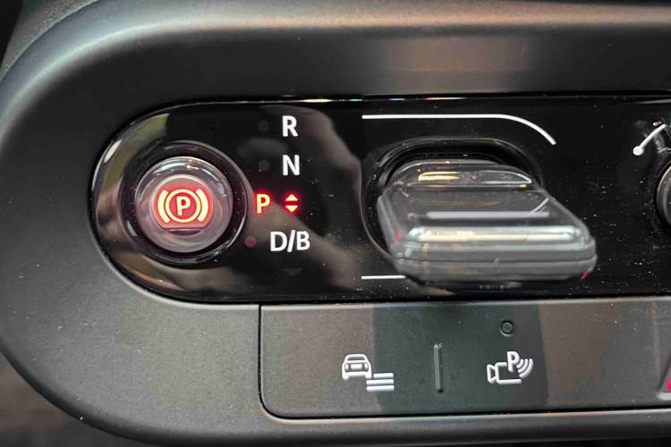 Used MINI Electric ACEMAN 2024 E Classic Edition Interior 9