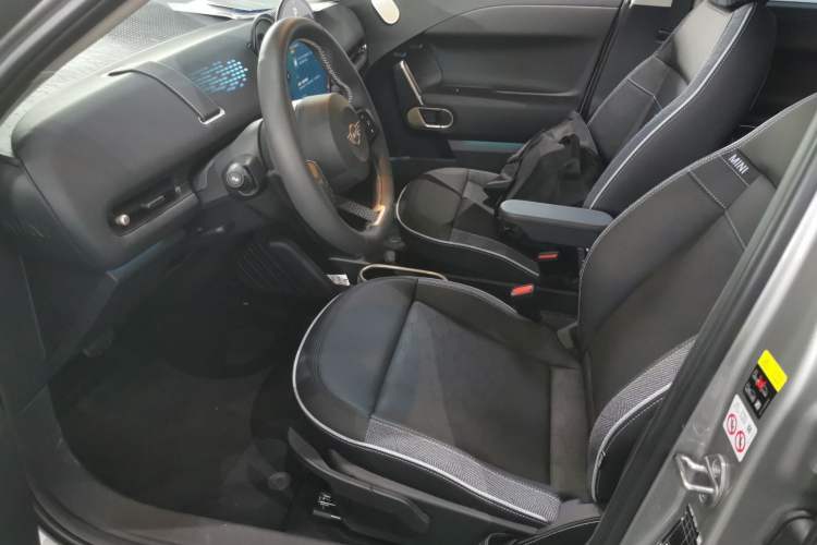 Used MINI Electric ACEMAN 2024 E Classic Edition Left Front Seat