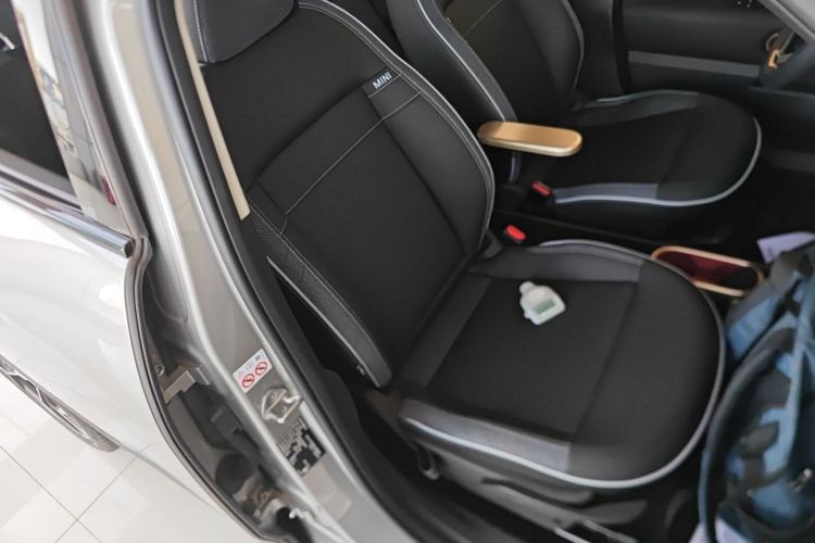Used MINI Electric ACEMAN 2024 E Classic Edition Right Front Seat