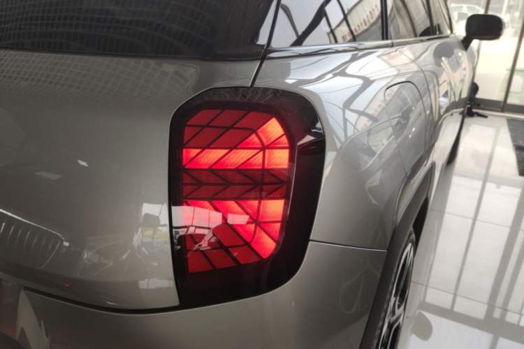 Used MINI Electric ACEMAN 2024 SE Artist Right Rear Taillight
