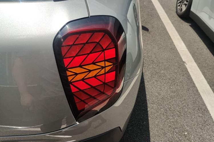 Used MINI Electric ACEMAN 2024 E Classic Edition Right Rear Taillight