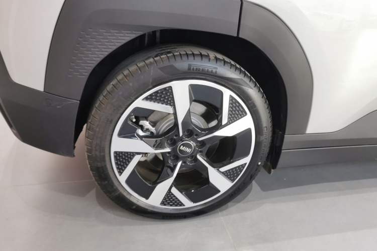 Used MINI Electric ACEMAN 2024 E Classic Edition Right Rear Wheel Hub