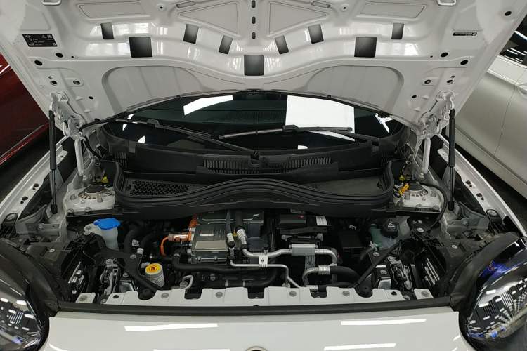 Used MINI Electric ACEMAN 2024 E Grand Player Engine Bay