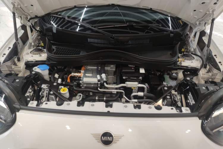 Used MINI Electric ACEMAN 2024 E Classic Edition Engine Bay