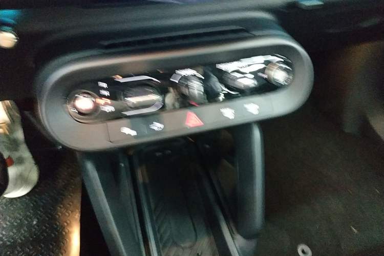 Used MINI Electric ACEMAN 2024 E Grand Player Interior 1