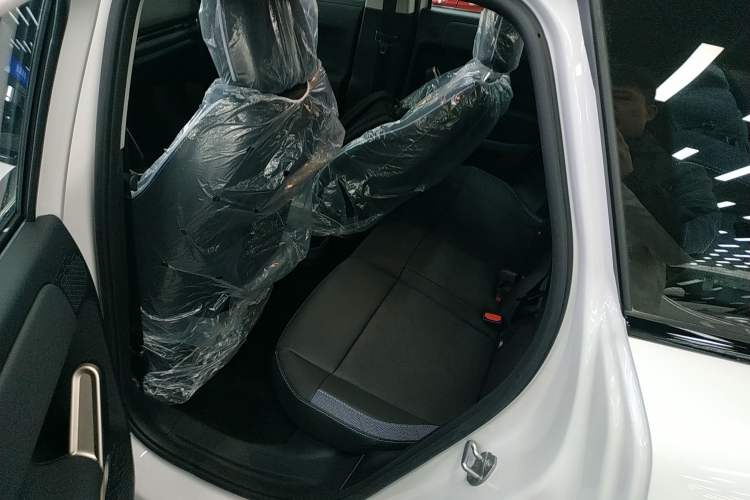 Used MINI Electric ACEMAN 2024 E Grand Player Interior 4
