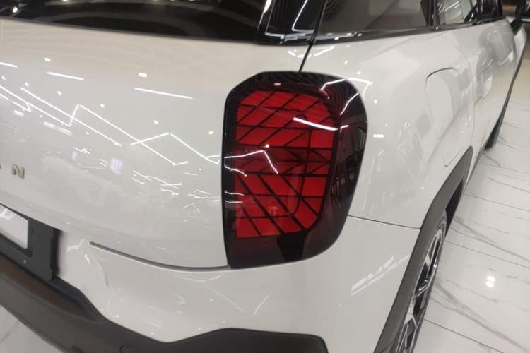 Used MINI Electric ACEMAN 2024 E Classic Edition Right Rear Taillight