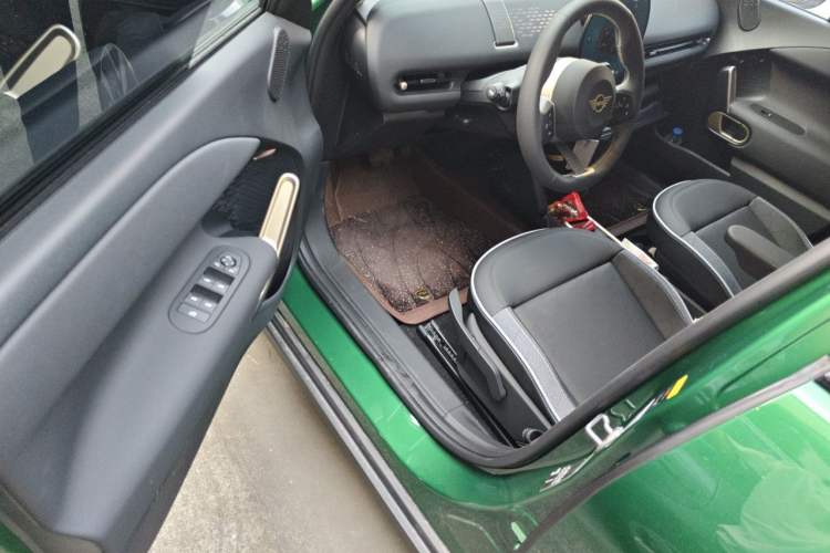 Used MINI Electric ACEMAN 2025 Model E Classic Style Driver Seat