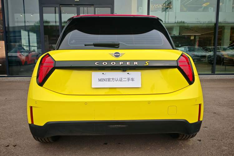 Used MINI Electric COOPER 2024 452km COOPER SE Artist Exterior 5