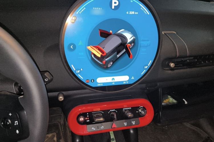Used MINI Electric COOPER 2024 456km COOPER E Classic Edition Audio And AC Panel