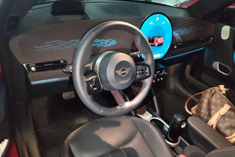 Used MINI Electric COOPER 2024 452km COOPER SE Racing Driver Center Console