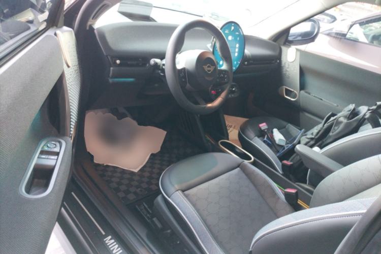 Used MINI Electric COOPER 2024 452km COOPER SE Artist Driver Seat