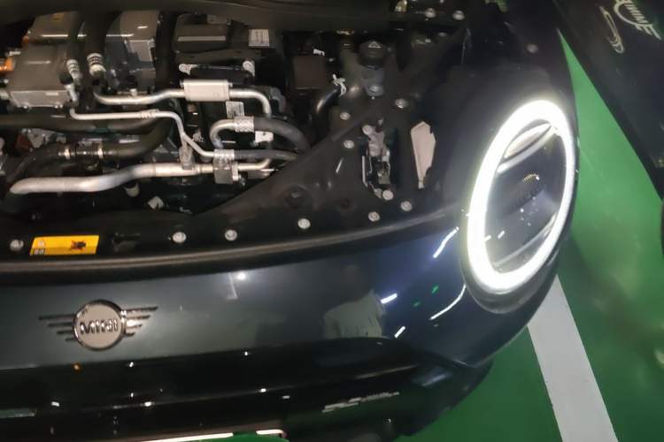 Used MINI Electric COOPER 2024 452km COOPER SE Racing Driver Engine Bay Left