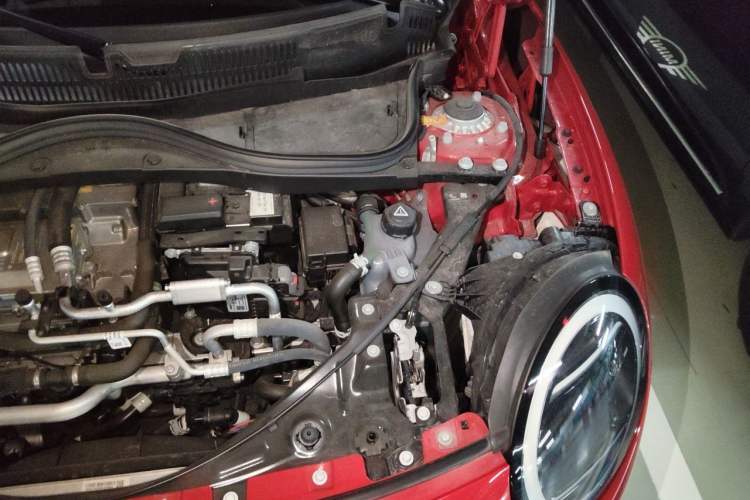 Used MINI Electric COOPER 2024 452km COOPER SE Racing Driver Engine Bay Left