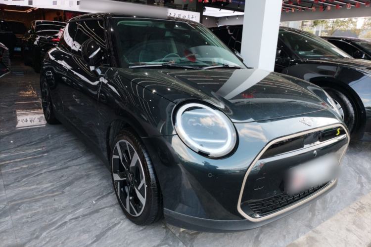 Used MINI Electric COOPER 2024 452km COOPER SE Artist Exterior 1