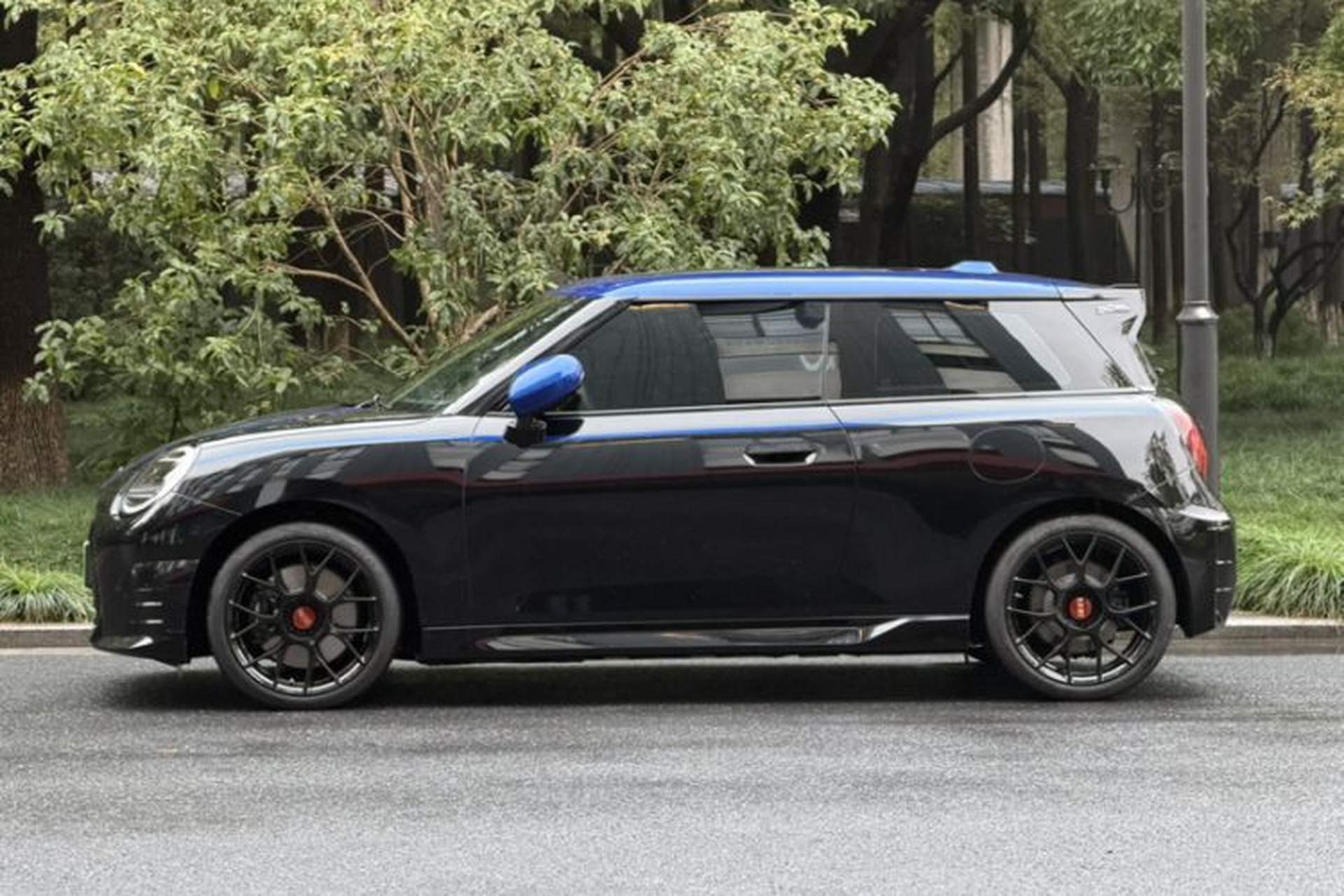 Used MINI Electric COOPER 2024 452km COOPER SE Racing Driver Exterior 2