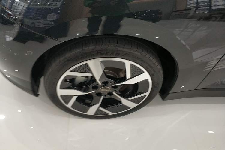 Used MINI Electric COOPER 2024 452km COOPER SE Artist Exterior 4