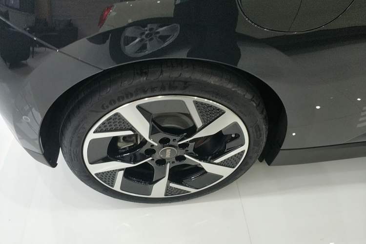 Used MINI Electric COOPER 2024 452km COOPER SE Artist Exterior 5